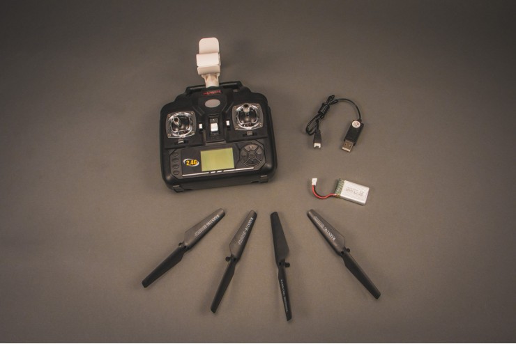 Радиоуправляемый квадрокоптер с камерой Syma x5sw